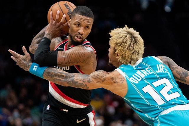 爱游戏在线-悠悠的户晨风歌曲MV