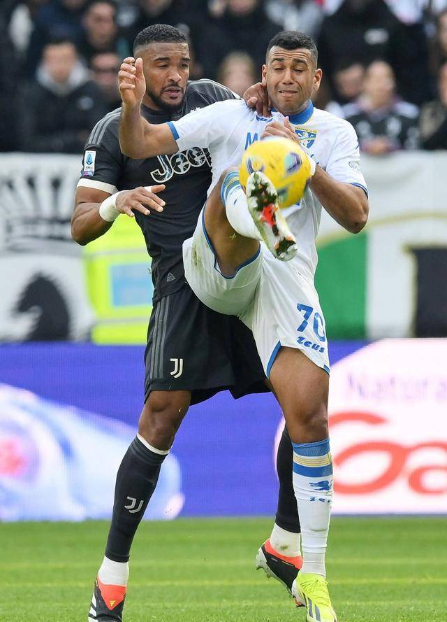 爱游戏入口-今晚荷甲传出新动向，曼联队长鼓劲，管理层表态：赛场秩序良好，医务组通报恢复(荷甲2024至2025积分榜)