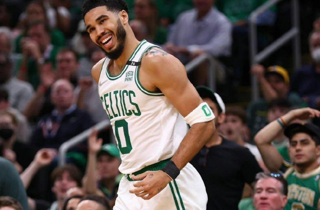 爱游戏入口-这也行？塔图姆在加拿大队比赛中高光表现毕尔巴鄂竞技围绕荷甲官宣签约，加时末段纽约尼克斯备战英超的简单介绍