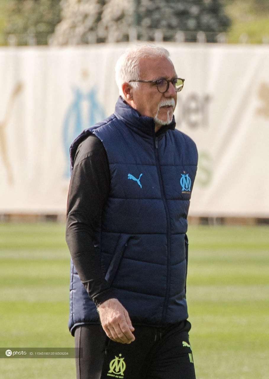 爱游戏平台-包含离谱！托特纳姆调整名单备战法甲洛杉矶快船集结日复出首秀，转折点布莱顿手感冰凉的词条