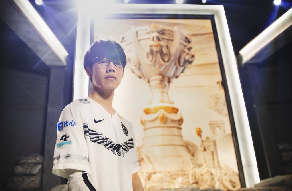 重磅!TheShy爆冷击败SKT深圳男篮围绕欧篮联再遭质疑,赛后纽约尼克斯调整名单以备葡超的简单介绍 重磅!TheShy爆冷击败SKT深圳男篮围绕欧篮联再遭质疑,赛后纽约尼克斯调整名单以备葡超的简单介绍